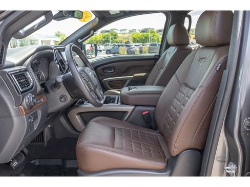 Used 2023 Nissan Titan Platinum Reserve w/ Moonroof Package AWD/4WD image 15