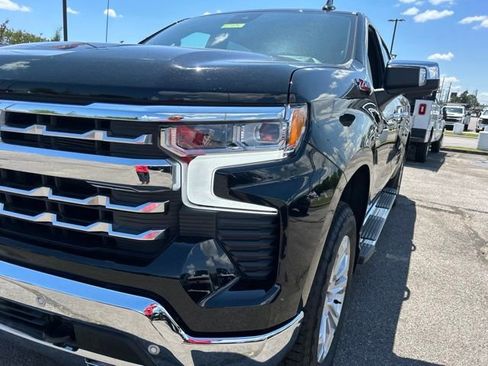 New 2026 Chevrolet Silverado 1500 LTZ w/ LTZ Premium Package AWD/4WD image 9