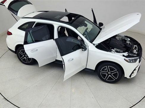 Used 2024 Mercedes-Benz GLC 300 4MATIC w/ AMG Line image 84