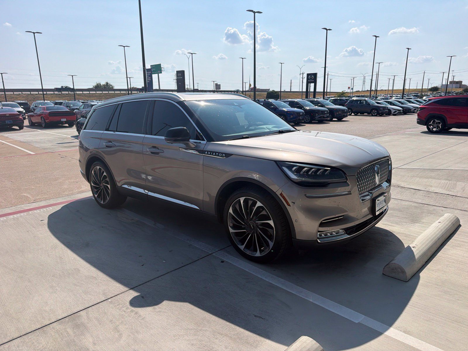 Used 2021 Lincoln Aviator Reserve w/ Equipment Group 201A RWD image 4