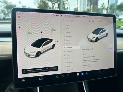 Used 2018 Tesla Model 3 Mid Range image 20