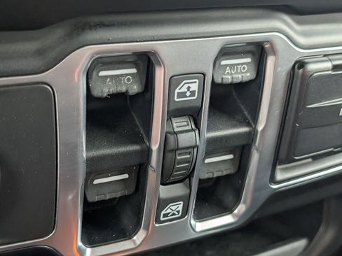 Used 2018 Jeep Wrangler Unlimited Sport S image 20