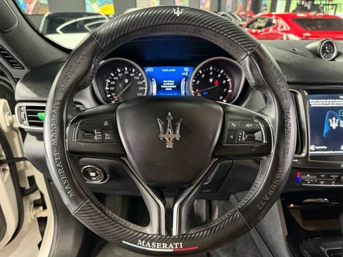 Used 2018 Maserati Levante AWD/4WD image 10