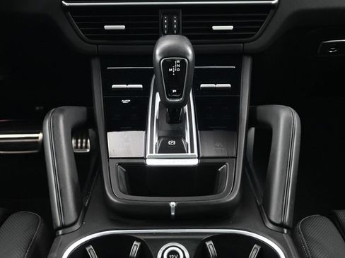 Used 2021 Porsche Cayenne S image 10