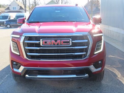 Used 2025 GMC Yukon Elevation AWD/4WD image 10