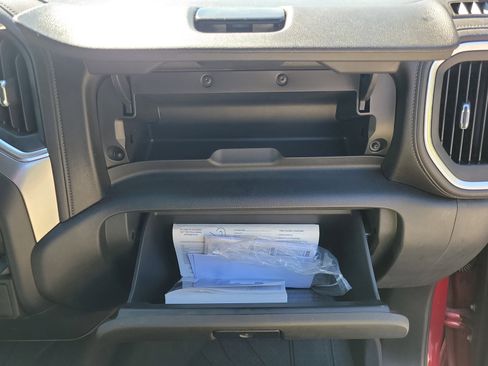 Used 2019 Chevrolet Silverado 1500 RST AWD/4WD image 38