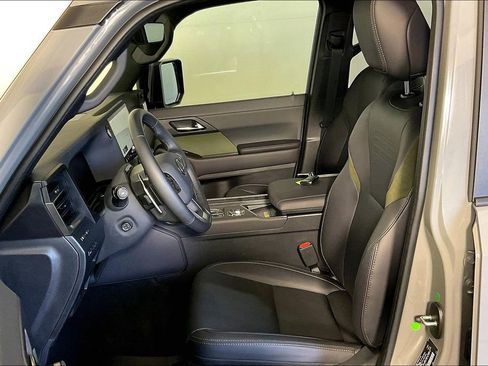 Used 2025 Lexus GX 550 image 37