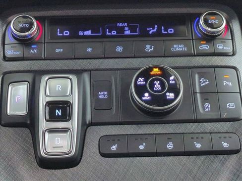 Used 2024 Hyundai Palisade Limited AWD/4WD image 12