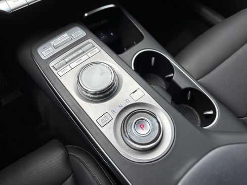 Used 2024 Genesis GV70 2.5T AWD/4WD image 36