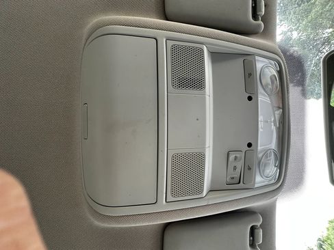 Used 2009 Volkswagen Rabbit S FWD image 30