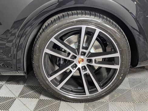 New 2026 Porsche Cayenne GTS image 12