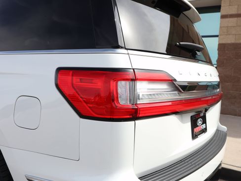 Used 2020 Lincoln Navigator L Reserve w/ Luxury Package AWD/4WD image 18