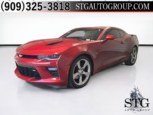Used 2018 Chevrolet Camaro SS RWD image 1