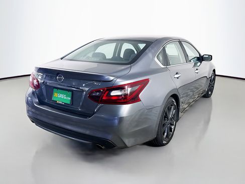 Used 2017 Nissan Altima 2.5 SR FWD image 10