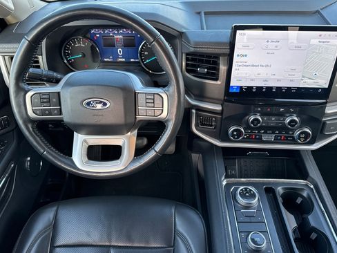 Used 2024 Ford Expedition XLT image 16