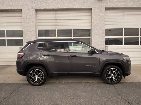 Used 2024 Jeep Compass Limited AWD/4WD image 1