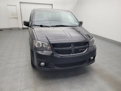 Used 2018 Dodge Grand Caravan SE FWD image 14