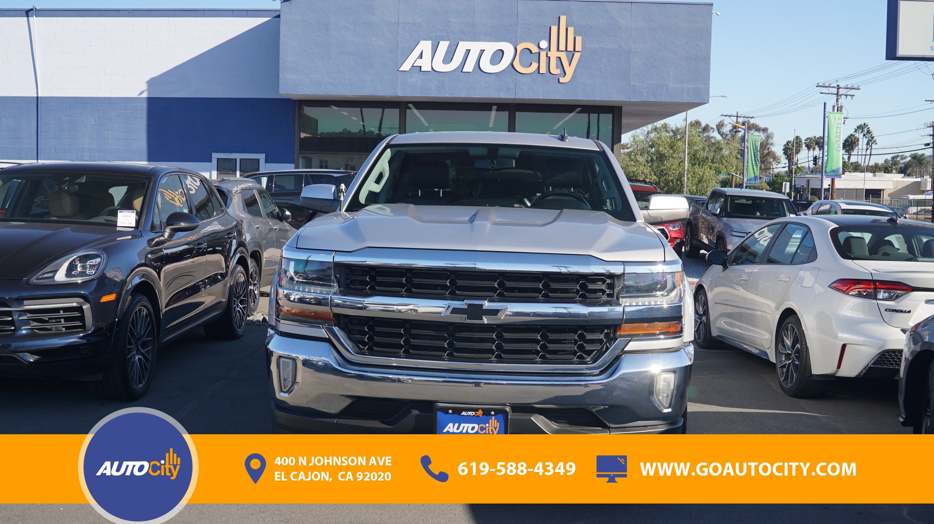 Used 2018 Chevrolet Silverado 1500 LT w/ LPO, Black Pack RWD image 4