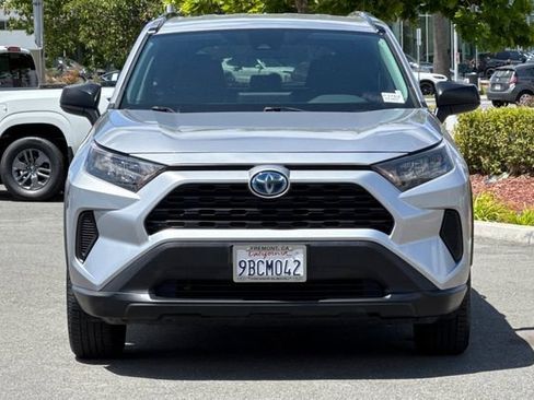 Used 2022 Toyota RAV4 LE AWD/4WD image 9