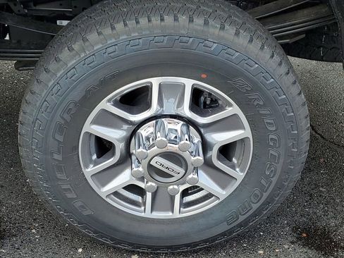 New 2025 Ford F350 Lariat w/ Lariat Ultimate Package image 39