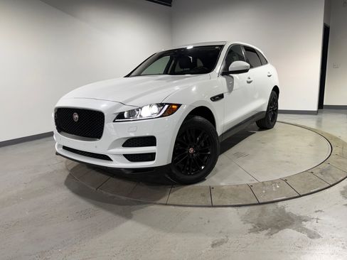 Used 2019 Jaguar F-PACE Prestige image 2