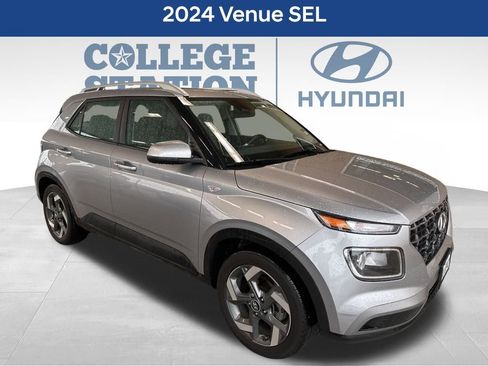 Used 2024 Hyundai Venue SEL FWD image 1