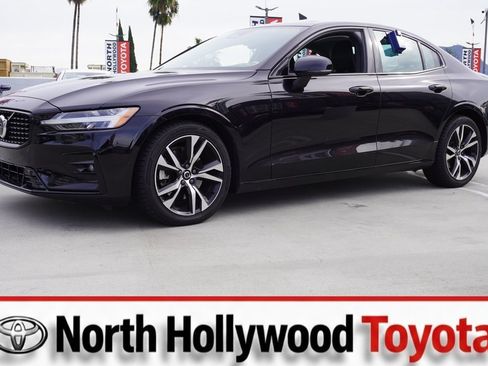 Used 2024 Volvo S60 B5 Core image 4