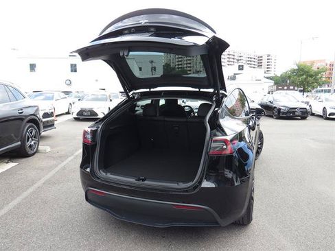 Used 2024 Tesla Model Y Performance AWD/4WD image 28