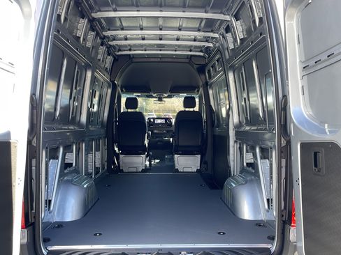 New 2026 Mercedes-Benz Sprinter 2500 image 14