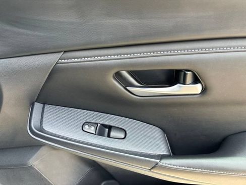Used 2024 Nissan Sentra SV FWD image 14