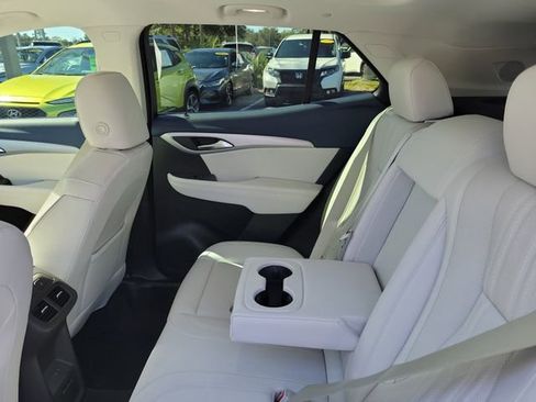 Used 2024 Buick Envision Avenir image 29