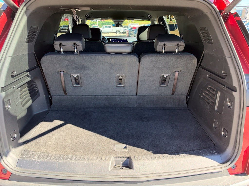 Used 2024 Chevrolet Traverse LT w/ Trailering Package AWD/4WD image 44