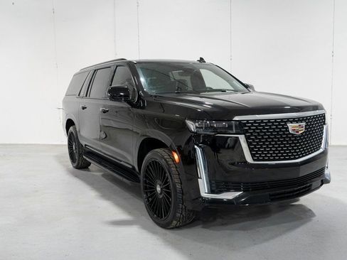 Used 2024 Cadillac Escalade ESV Sport Platinum w/ LPO, ONYX Package image 8