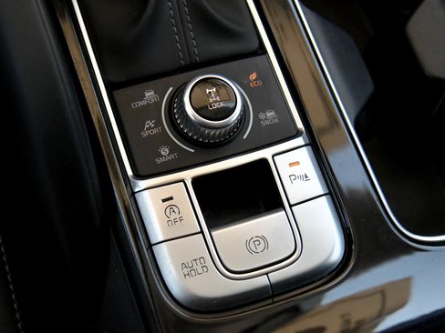 Used 2023 Kia Telluride LX AWD/4WD image 27