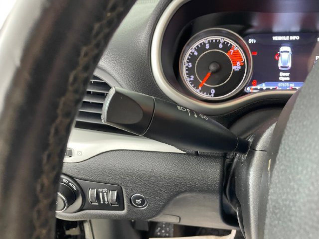Used 2017 Jeep Cherokee Trailhawk w/ Comfort/Convenience Group AWD/4WD image 15