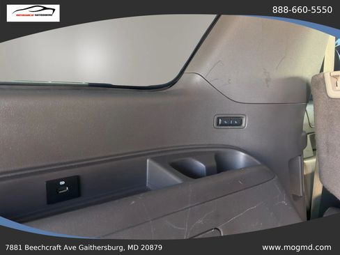 Used 2019 Ford Expedition XLT w/ Equipment Group 202A RWD image 37