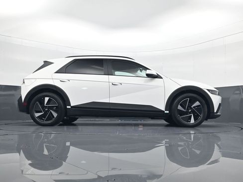 New 2025 Hyundai Ioniq 5 SEL image 24