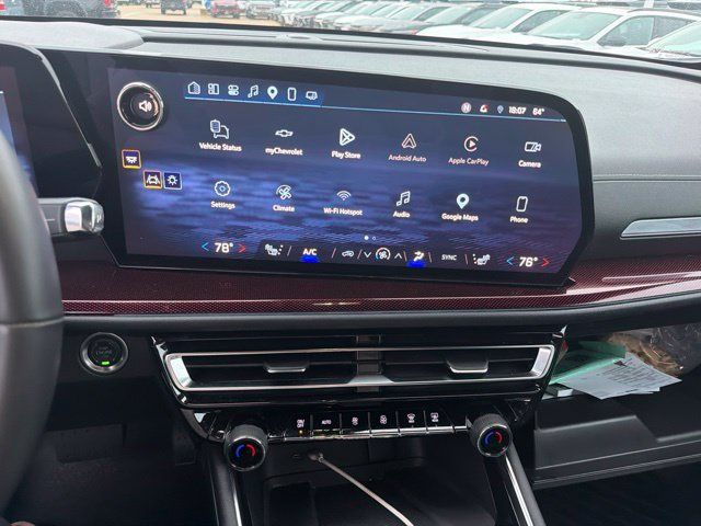 Used 2025 Chevrolet Traverse Z71 AWD/4WD image 9
