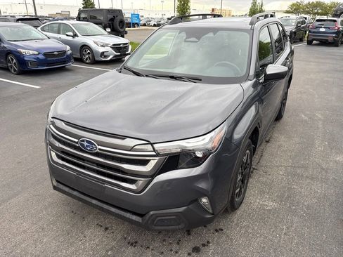 Certified 2025 Subaru Forester Premium AWD/4WD image 6