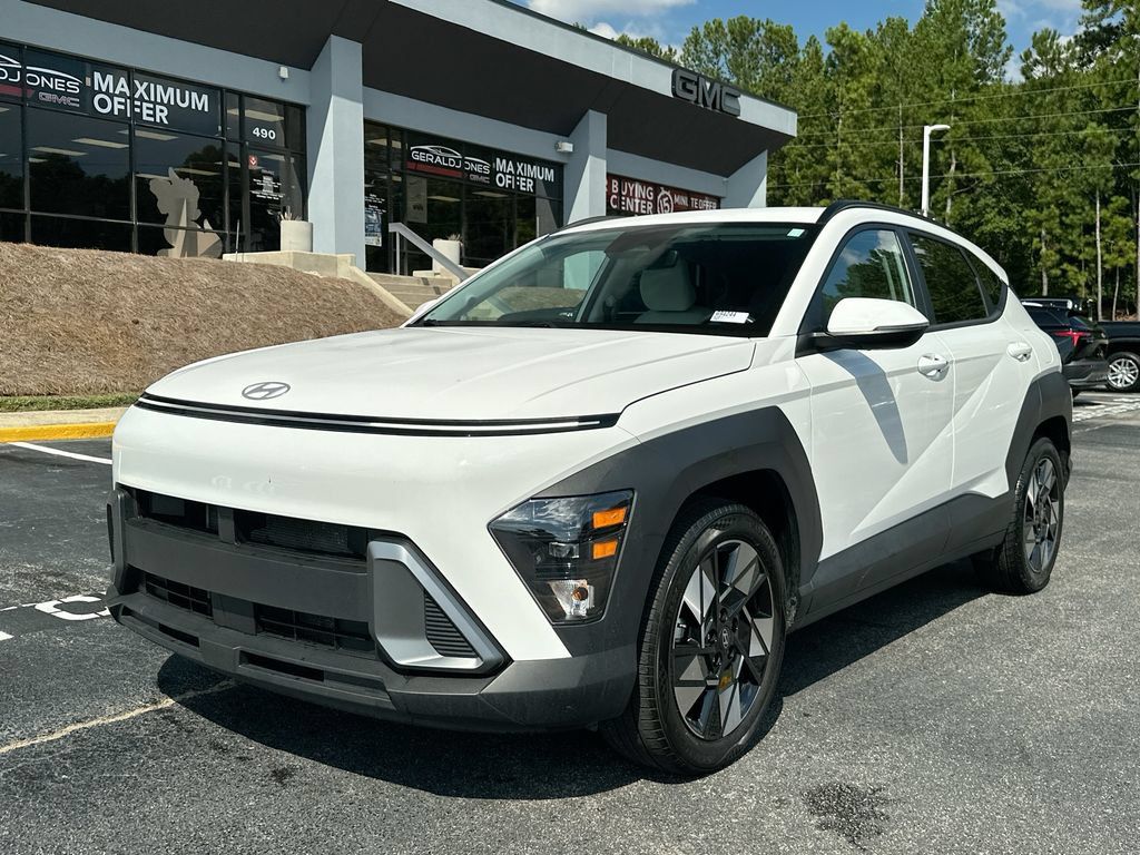 Used 2025 Hyundai Kona SEL FWD image 1