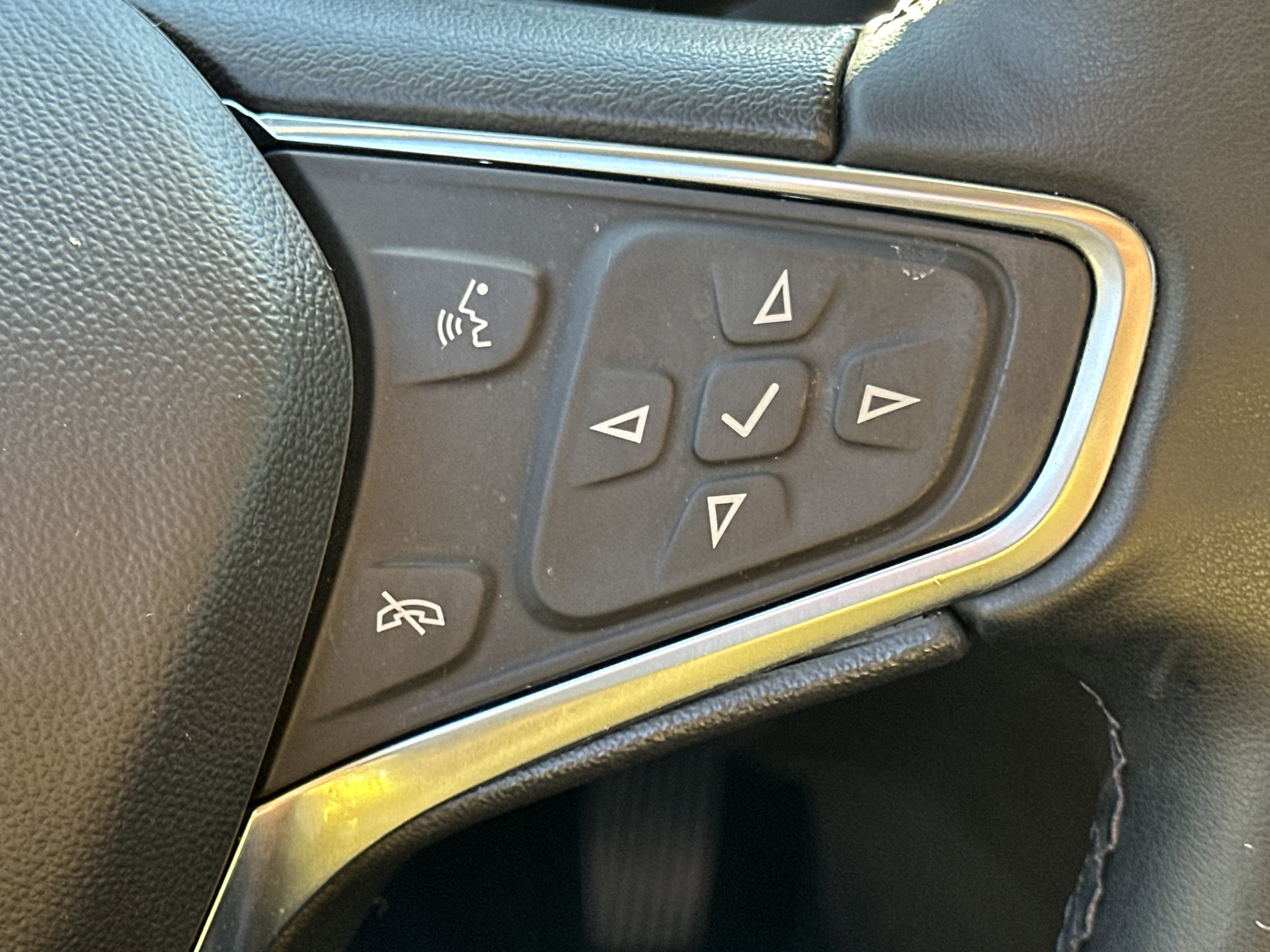 Used 2024 Chevrolet Equinox LT AWD/4WD image 25