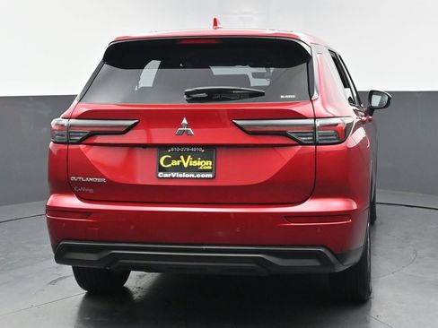 Used 2025 Mitsubishi Outlander ES image 4