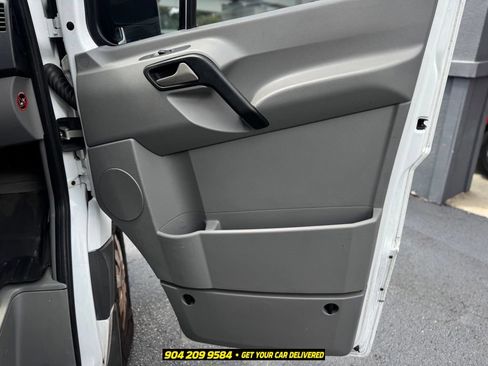Used 2015 Mercedes-Benz Sprinter 2500 image 18