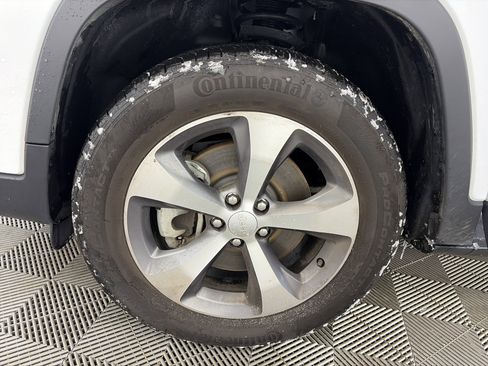 Used 2022 Jeep Cherokee Limited image 13