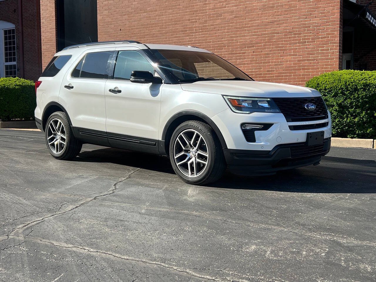 Used 2019 Ford Explorer Sport w/ Equipment Group 401A AWD/4WD image 5