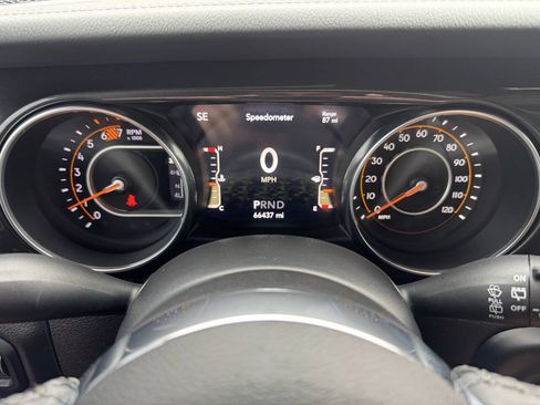 Used 2021 Jeep Wrangler Unlimited Sahara AWD/4WD image 8