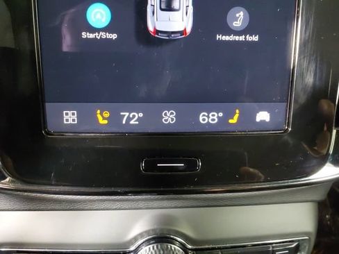 Used 2025 Volvo XC40 B5 Plus AWD/4WD image 27