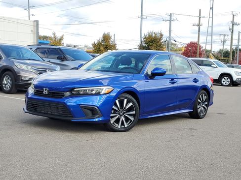 Certified 2024 Honda Civic EX image 30