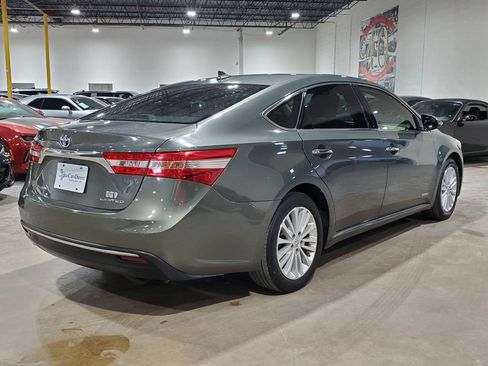 Used 2013 Toyota Avalon Limited w/ Technology Pkg FWD image 9