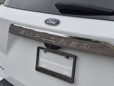 Used 2023 Ford Explorer XLT w/ Equipment Group 202A RWD image 10
